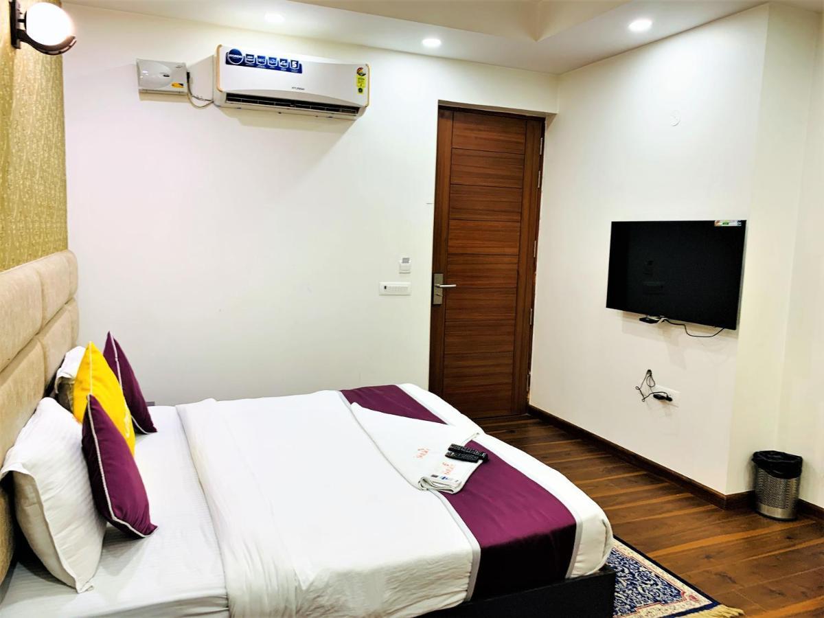 Lime Tree Hotel Pulkit Gurgaon-Artemis Hospital, Nearest Metro Huda City Centre エクステリア 写真
